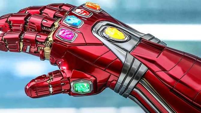 AVENGERS: ENDGAME - Get A Detailed Look At Iron Man And Hulk's &quot;Nano Gauntlet&quot; Thanks To Hot Toys Replicas